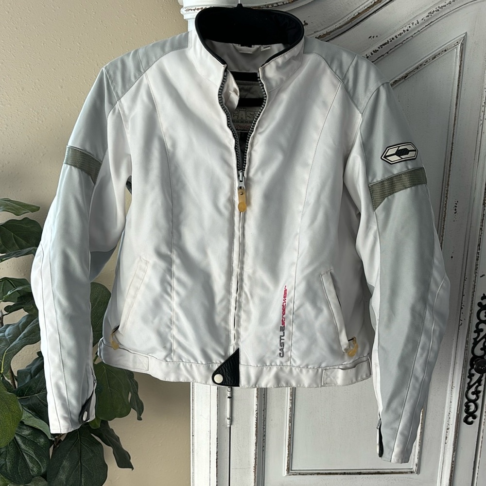Castle Streetwear White Motorcycle Jacket Women’s Sz 10